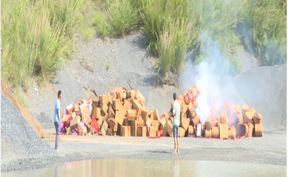 视频 | 道县集中销毁非法烟花爆竹 筑牢安全防线守护平安家园