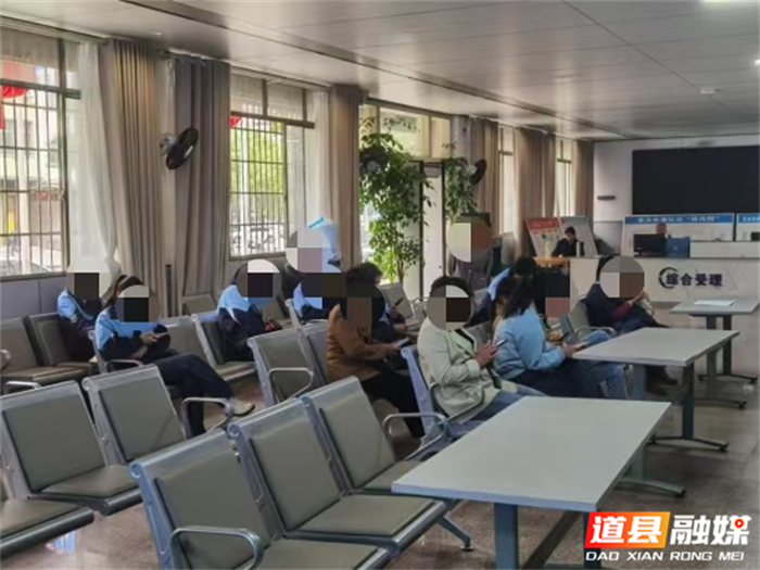 0506为劳动者解忧 为“汗水”发声 道县法院高效化解员工“薪”愁01_副本.png