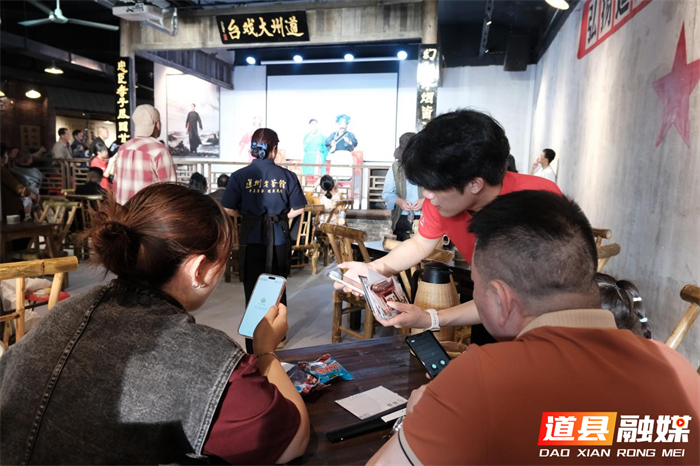 0508“非遗+科技+文旅”遗韵青弘团队借五一“热潮”，以实践创新助力文化经济双赢02_副本.png