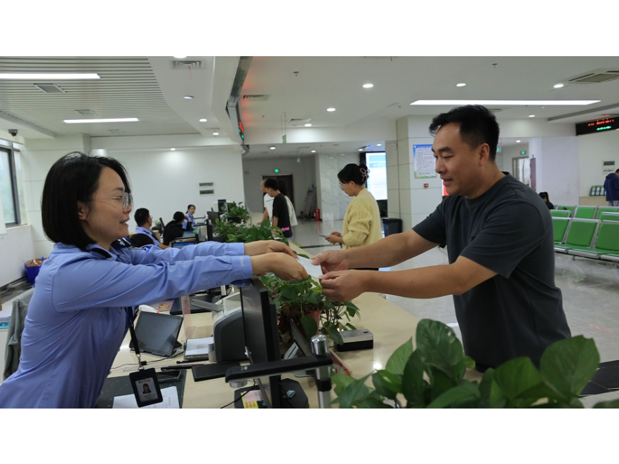 道县：优化提质政务服务热线 联动处置赋能基层治理