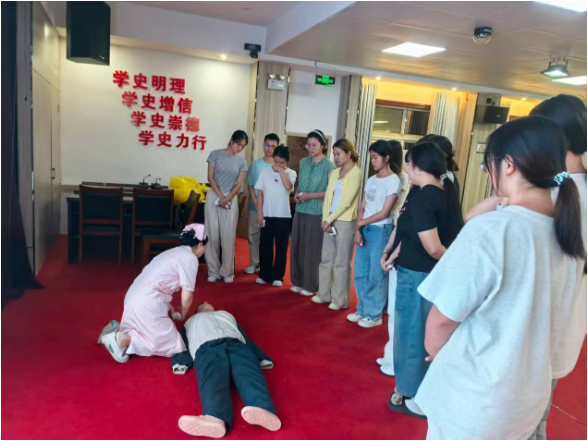 夯实基础 扬帆起航——道县中医医院圆满完成2026年度见习护士与实习生岗前培训