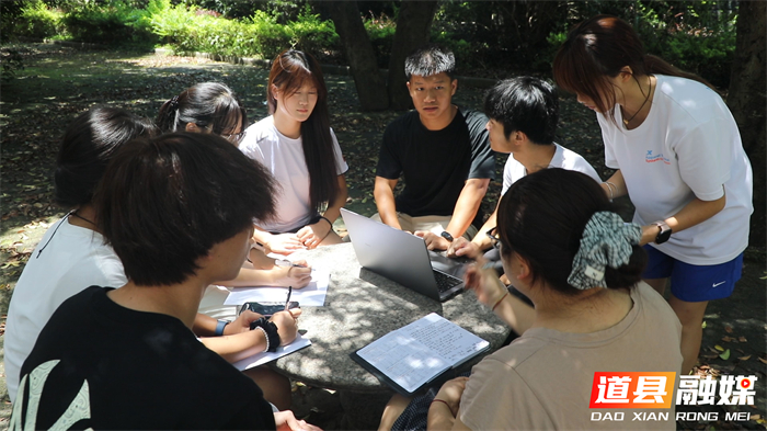 0717道县:党建引领校地同心 公益夏令营点亮留守儿童多彩夏日02_副本.jpg 0717道县:党建引领校地同心 公益夏令营点亮留守儿童多彩夏日02_副本.jpg