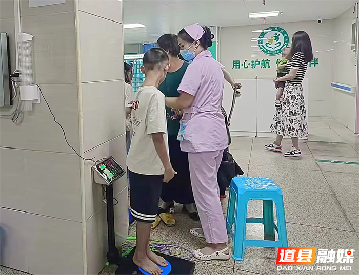 0728筑梦夏日 伴爱成长——道县人民医院开展儿童生长发育公益义诊活动01_副本.png