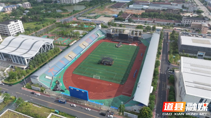 0818道县:文体中心舞台搭建紧锣密鼓 演出进入倒计时 (2)_副本.jpg 0818道县:文体中心舞台搭建紧锣密鼓 演出进入倒计时 (2)_副本.jpg