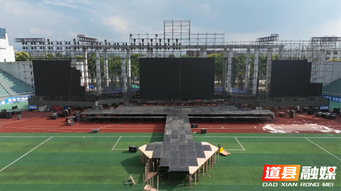 0818道县:文体中心舞台搭建紧锣密鼓 演出进入倒计时 (1)_副本.jpg 0818道县:文体中心舞台搭建紧锣密鼓 演出进入倒计时 (1)_副本.jpg