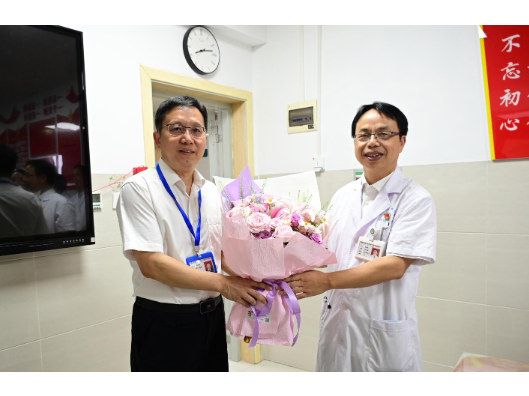 慰问暖医心 礼赞励前行 ——道县人民医院庆祝第九个中国医师节活动侧记