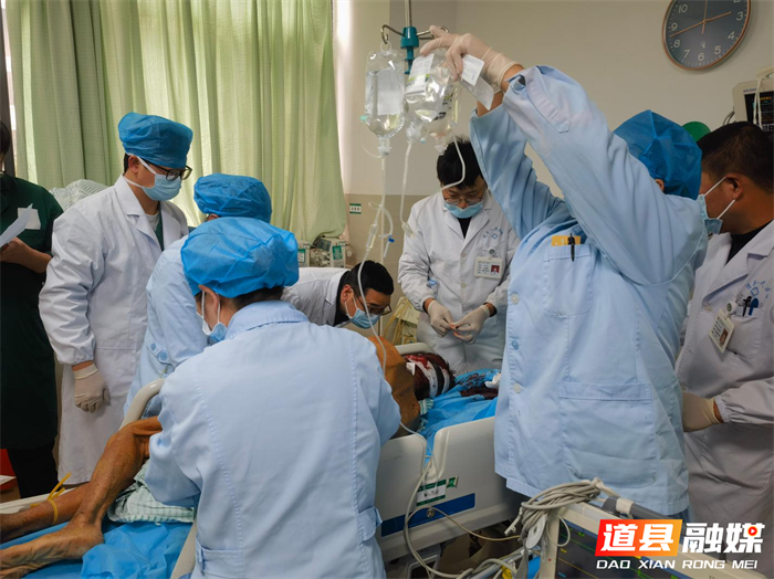 0821道县人民医院急诊科：“急”刻守护，为生命赢下每一秒02_副本.png