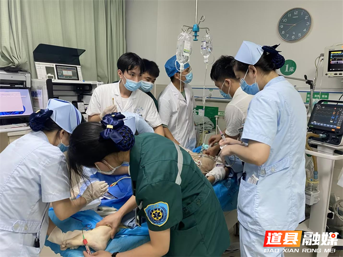 0821道县人民医院急诊科：“急”刻守护，为生命赢下每一秒04_副本.png
