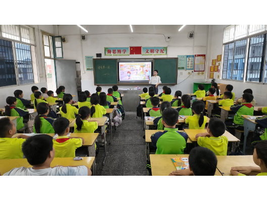 道县：安全第一课护航新学期 筑牢校园平安防线