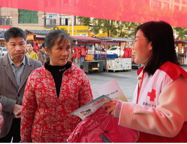 视频|道县开展健康义诊进小区活动 将暖心服务送到居民“家门口”