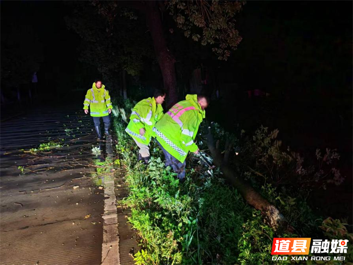 道县公路：闻“汛”而动，全力筑牢公路安全防线_副本.png