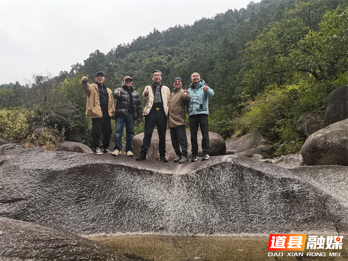 8图为广东游客在大江源游玩_副本.jpg 8图为广东游客在大江源游玩_副本.jpg