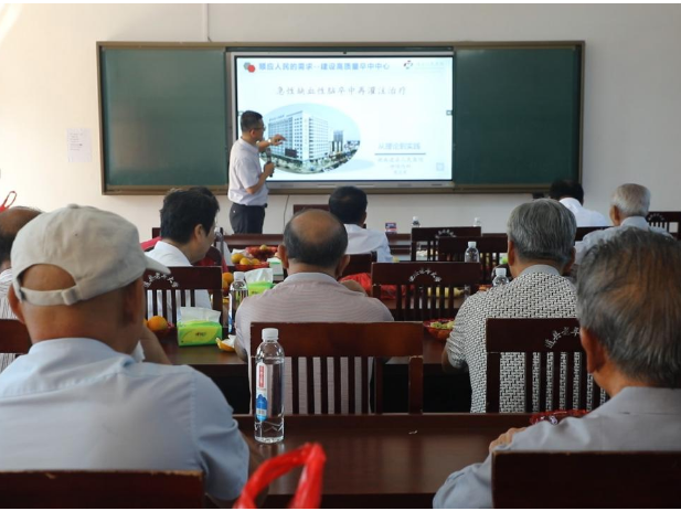 道县：翰墨抒怀 科普护康 老干部喜迎重阳