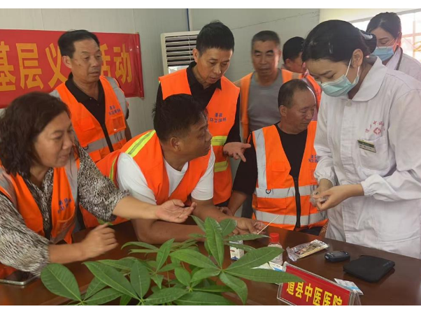 医疗服务提升年︱“环卫工人节”遇上“世界卒中日”，道县中医医院这样做暖心又普惠