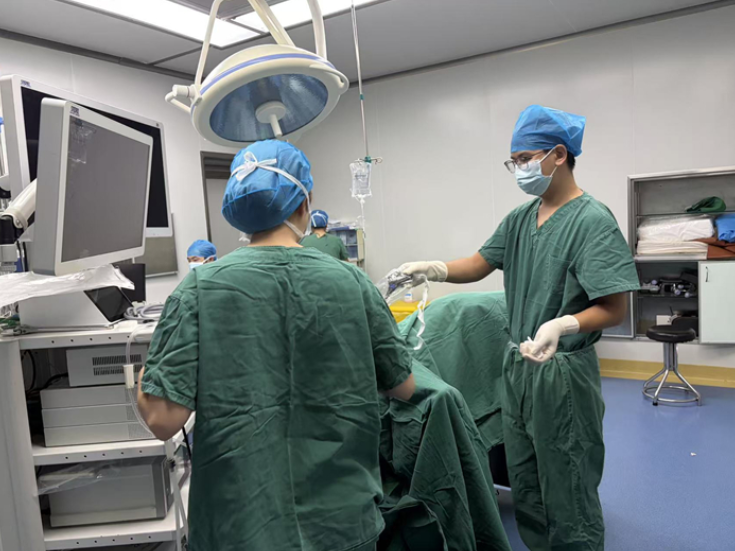 国庆不打烊——道县中医医院：无影灯下守护群众生命健康