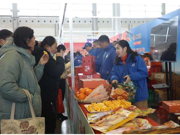 道县特色农产品亮相扬州年货市集 湘味飘香受热捧