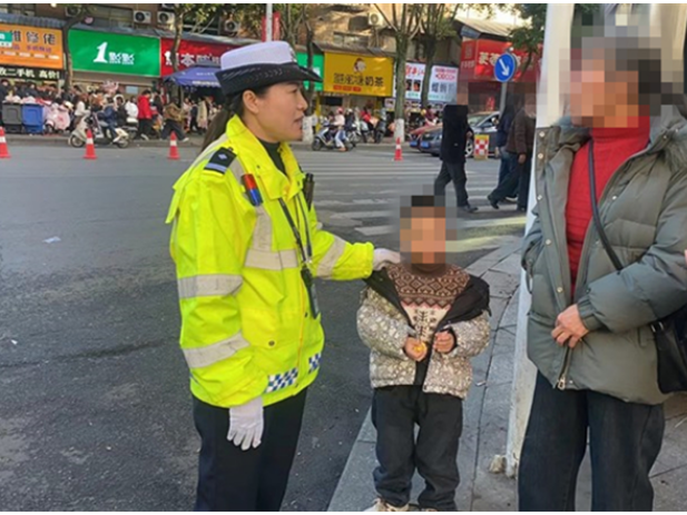 道县：暖心！交警助力走失幼童找到家人