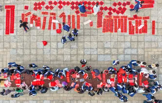 湖南道县：迎新春 送春联（组图）