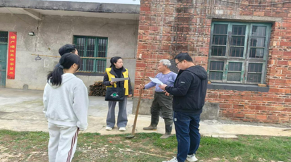 道县清塘镇：低保核查“上门办”，把政策落到最需要的人身上