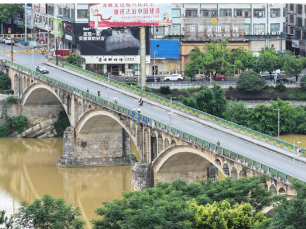 道县潇水大桥：横跨半世纪的城区交通动脉