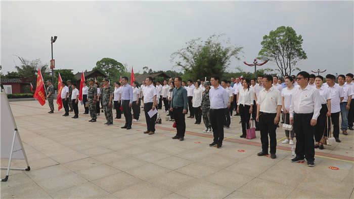 0408道县住建局开展“缅怀革命先烈、学习树湘精神”活动 (2).jpg