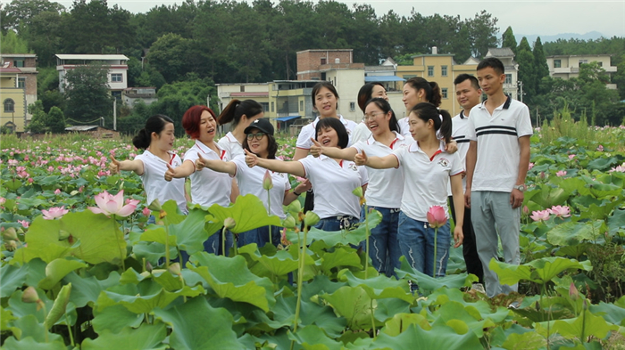 0707道县：“莲城”荷花绽放 美在当“夏”01.jpg