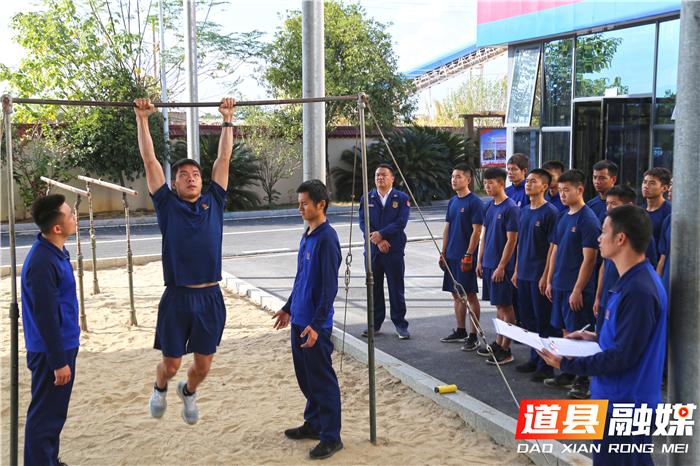 1111道县消防救援大队组织开展冬季消防员晋升考核工作01_副本.jpg