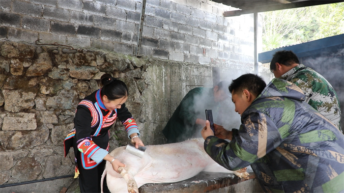 1222道县:冬至大如年 瑶家扎肉腌制忙06.png 1222道县:冬至大如年 瑶家扎肉腌制忙06.png