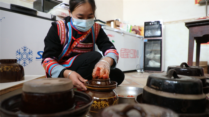 1222道县:冬至大如年 瑶家扎肉腌制忙03.png 1222道县:冬至大如年 瑶家扎肉腌制忙03.png