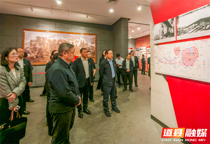 0403 2026年湖南省未成年人“传承红色基因·清明祭英烈”主题活动在道县陈树湘红色文化园举行01 (5).jpg