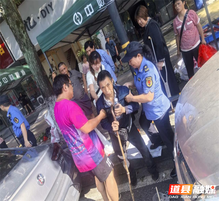 0613龙舟竞渡激情燃 城管温情暖人心03_副本.png