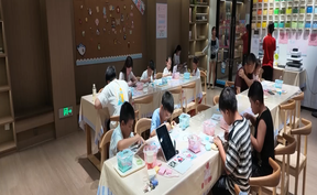 视频 | 道县：新华书店“凉”方引客“拼豆”体验让暑假“阅”有趣 