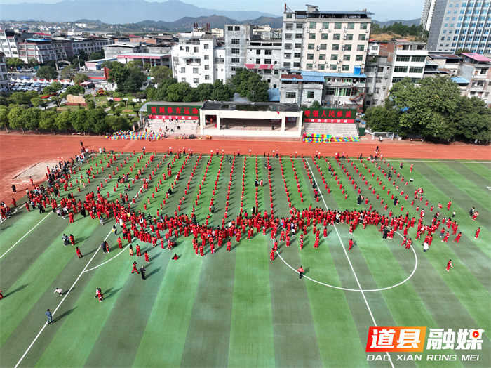 道县：三所幼儿园联合开展《消防总动员》大型安全教育拓展活动2_副本.jpg