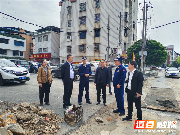 张一波督导检查市场消防安全02_副本.png
