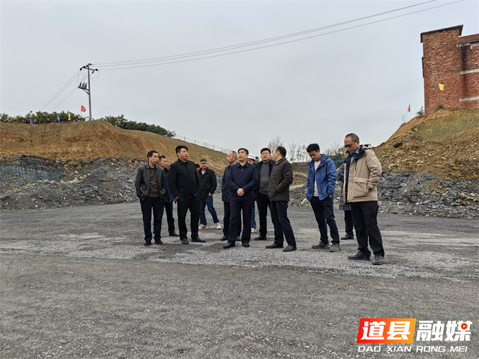 李天明调研指导城区道路建设3_副本.jpg