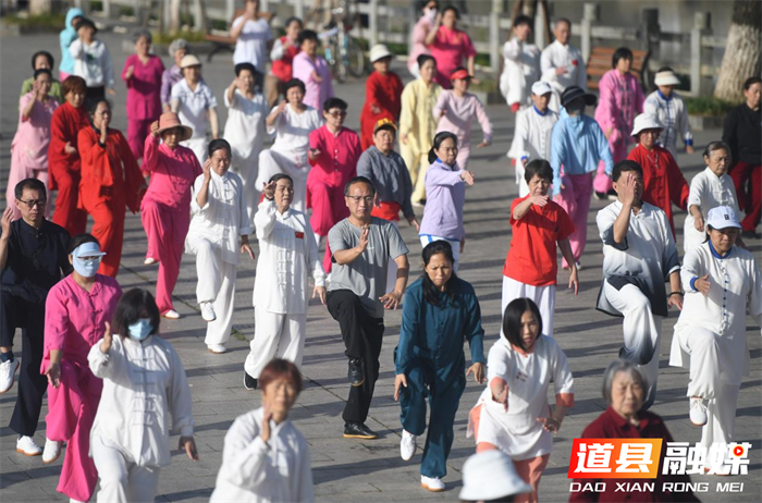 道县：夏日健身忙（组图）5_副本.png