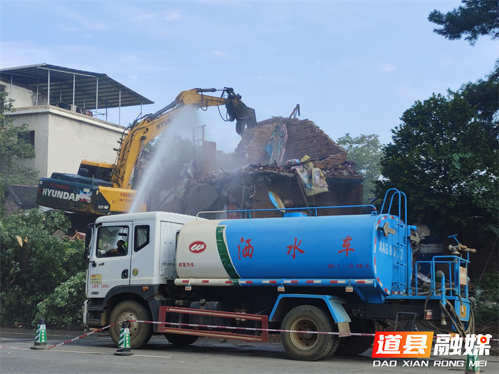 道县：零道高速公路建设强力推进 统一拆除已征收房屋1_副本.jpg