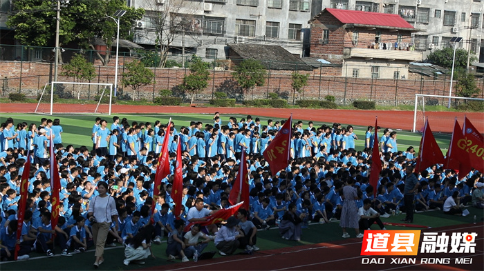 道县：新生军训磨砺青春 绽放风采2_副本.jpg