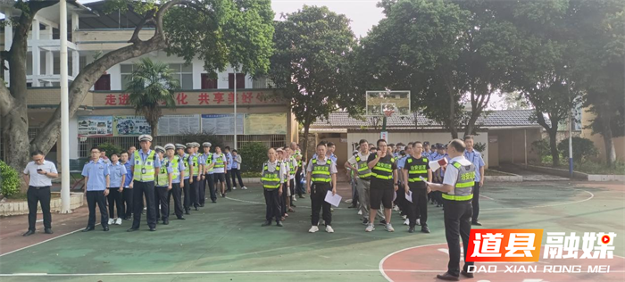 道县寿雁镇整治行动护交通严查违法保安全1_副本.png