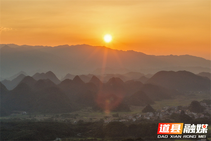 道县：田园山水共金秋（组图）2_副本.jpg