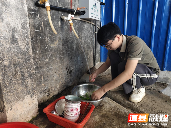 打通乡村供水最后一米山区村民用上自来水1_副本.png 打通乡村供水最后一米山区村民用上自来水1_副本.png