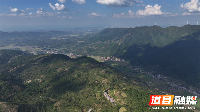 道县：金秋栗香飘瑶山 特色产业促振兴2_副本.jpg