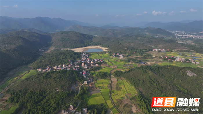 道县：打好秋季动物防疫“预防针” 筑牢畜禽安全“防护网”7_副本.png