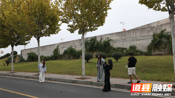 道县：秋色如画好“枫”景 市民打卡正当时4_副本.png
