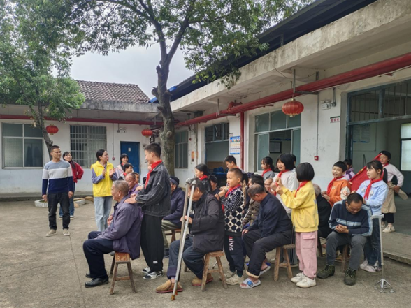 道县：开展“孝亲敬老·让爱传递”关爱老人主题活动