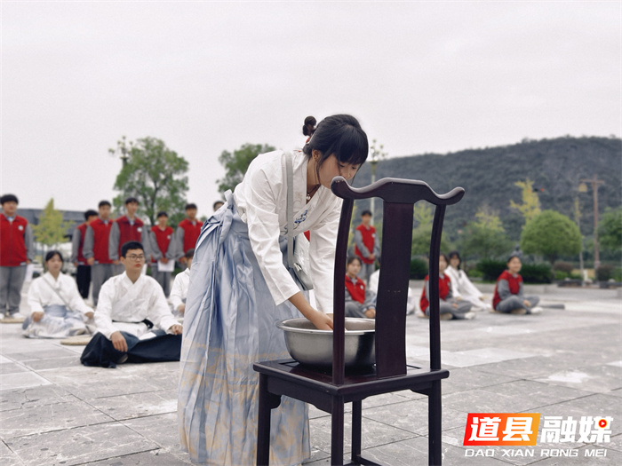 道县学子举行冠笄礼：承理学之风，立青春之志1_副本.jpg