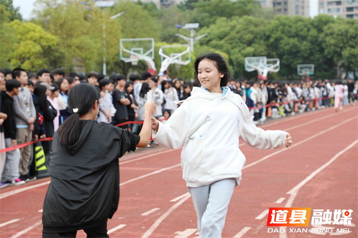 永州工贸学校举办校运会5_副本.png 永州工贸学校举办校运会5_副本.png
