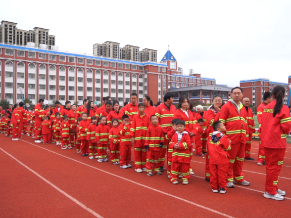 消防宣传进校园  亲子互动学技能——道县消防救援人员为幼儿园亲子活动传经送宝