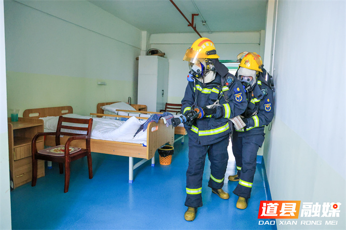 道县:筑牢养老机构“防火墙” 护航“夕阳红”5_副本.jpg 道县:筑牢养老机构“防火墙” 护航“夕阳红”5_副本.jpg