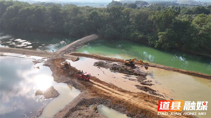 道县：巧建“小水坝” 打通农田灌溉“最后一公里”3_副本.png